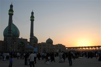 مسجد جمکران و غروب خورشید